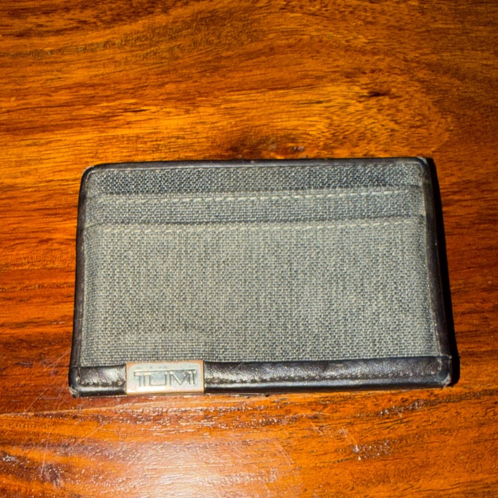 Tumi Black and Gray Textured Card Holder